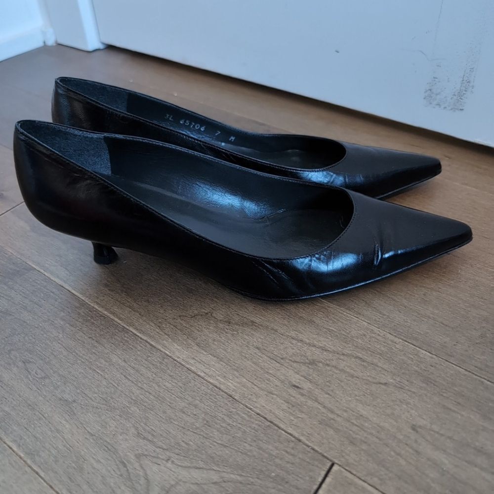 Stuart Weitzman/Kitten Heel Sz 7